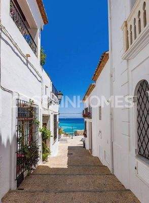 Flats with Eco-Friendly Design Close to Beach in Altea