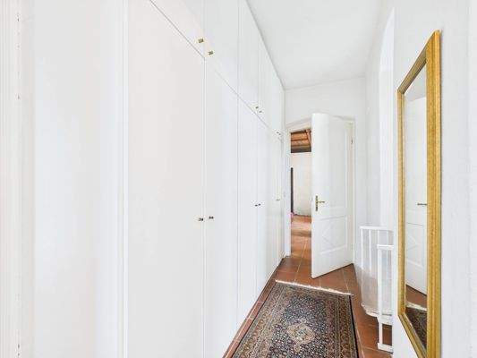 Flur mit Einbauschrank