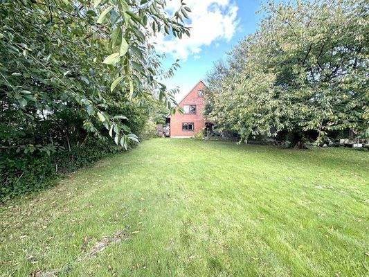 Haus Rückseite Garten