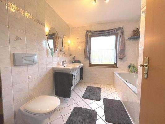 EG tagesbel. Bad ...