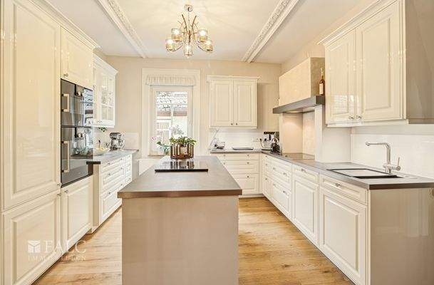 Poggenpohl Küche mit Gaggenau Geräten 1.OG