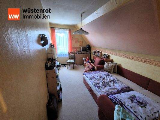 Zimmer im Dachgeeschoß