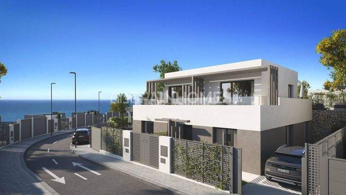3-Bedroom Houses with Sea View and Garden in Vélez-Málaga