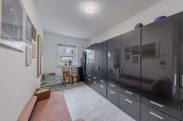 Ankleide/mögl. Schlafzimmer IV