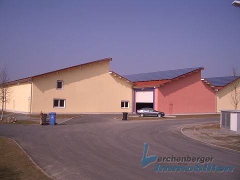 Mariaposching / Loham Halle, Mariaposching / Loham Hallenfläche