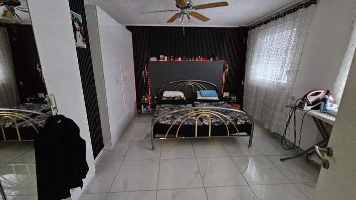 Vorderhaus_EG Schlafzimmer_07.jpg