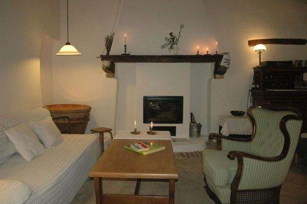 oben Sitzbereich mit Kamin