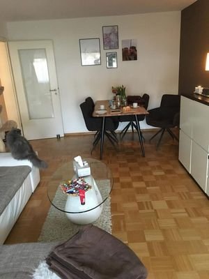 Wohnzimmer-Blick v. Balkon