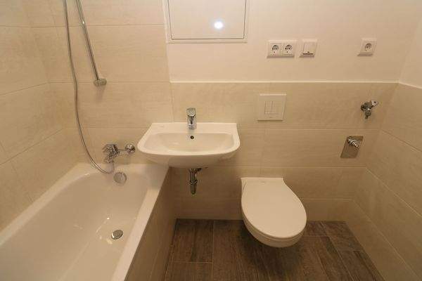 Beispiel Bad mit Wanne