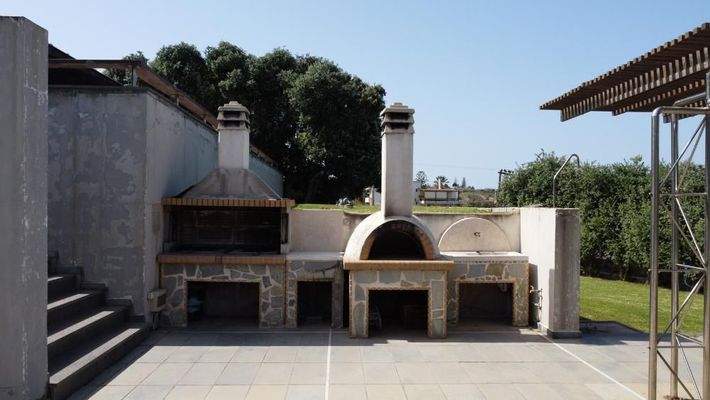 Kreta, Stalos: Luxuriöse Villa mit Meerblick in Strandnähe zu verkaufen