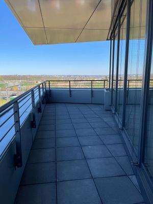 Überdachter Balkon 2. OG