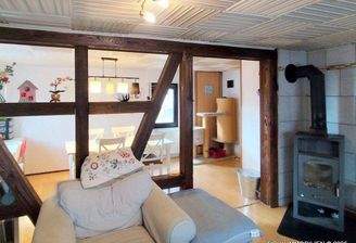 Wohnbereich mit Holzofen