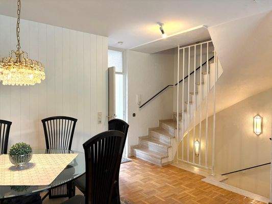 Blick auf das offene Treppenhaus