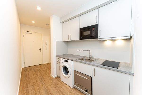 Box 75 Apt 5 (3 of 10).jpg