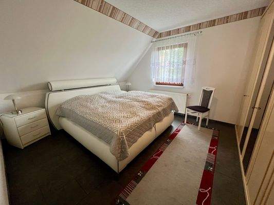 Schlafzimmer DG