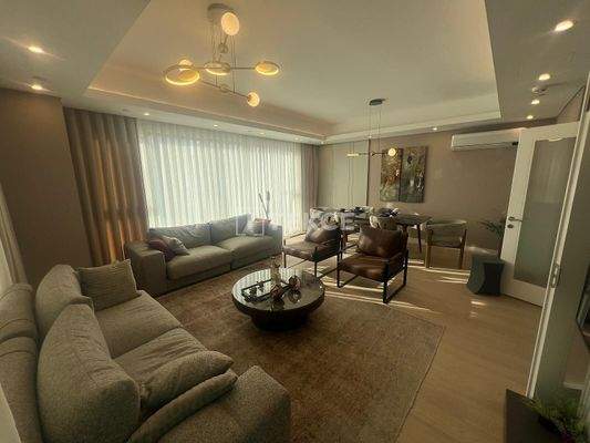 Apartments in a Secure Complex with Sea View in Ataşehir