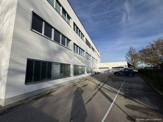 Gebäude mit Zufahrt