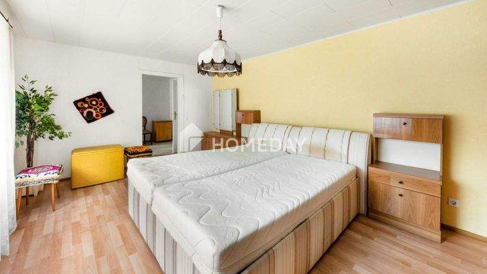 1. OG Schlafzimmer 2