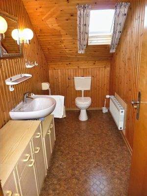 WC-Raum im Dachgeschoss