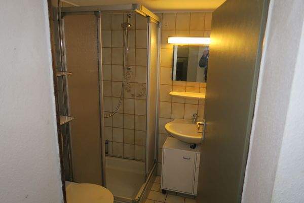 Dusche/WC im Keller