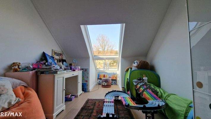 Kinderzimmer mit Velux Dachbalkon