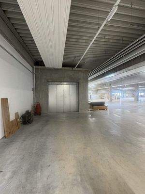 Lastenaufzug in Halle 2