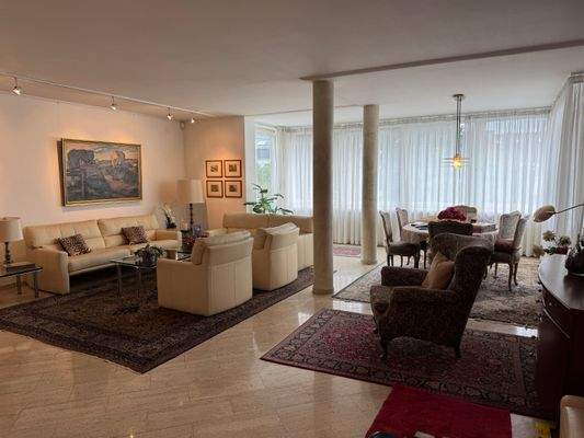 Wohn/ Esszimmer mit Blick auf den Garten.jpg