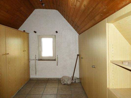 Dachboden mit Stauraum