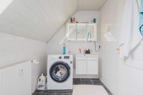 Duschbad Dachgeschoss - Zweifamilienhaus