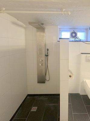 Dusche im Keller