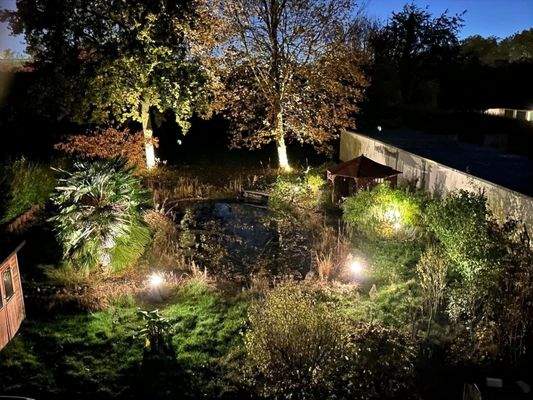 Garten mit Beleuchtung