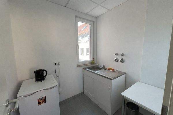 1. OG: Bürofläche: Küche