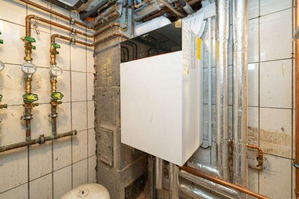 Neuwertige Heizungstherme