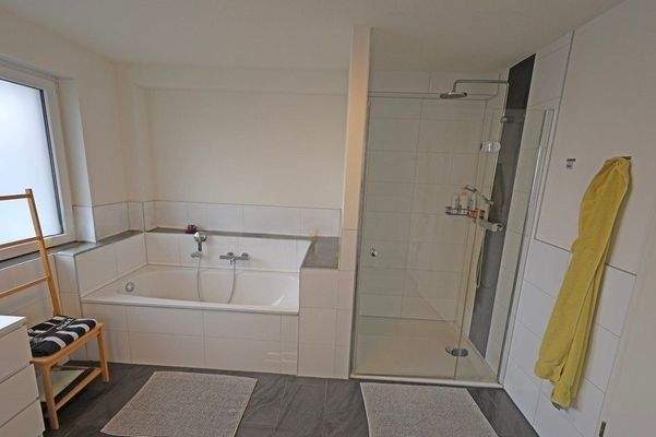 Dusch- und Wannenbad