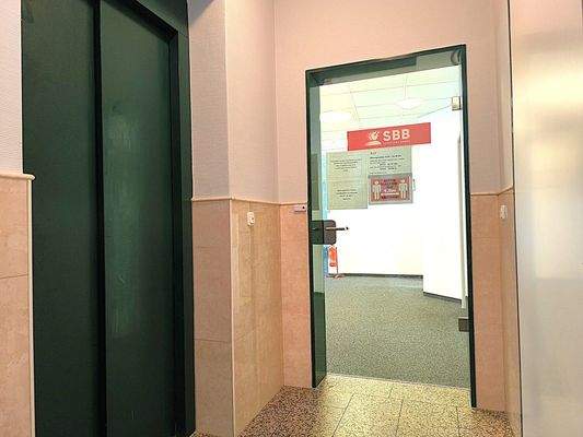 Eingangsbereich mit Zugang zum Fahrstuhl