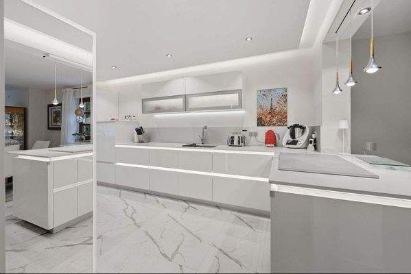 Sehr hochwertige Küchen-Ausstattung.jpg