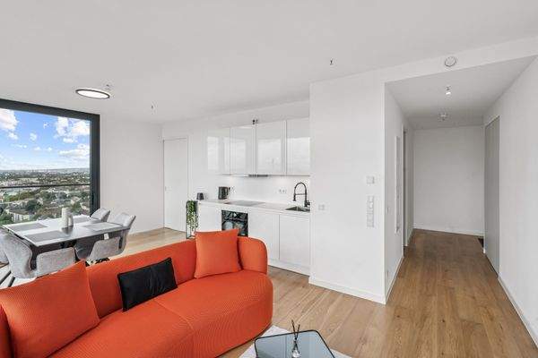 Marken-Einbauküche mit AEG Geräten