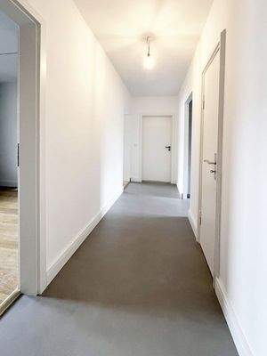 2 Flur.jpg