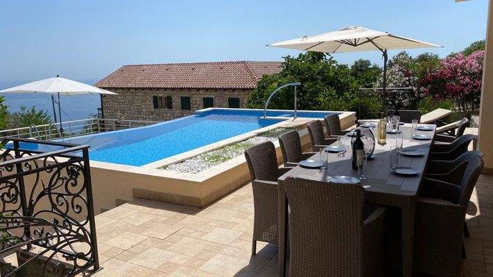 6086A14F-4592-4DEC-89A3-F448675A28BB