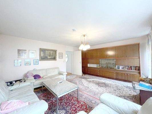 Anderer Blick durchs Wohnzimmer