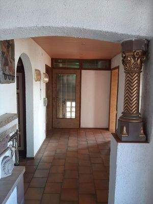 Blick v. Wohnzimmer in Flur