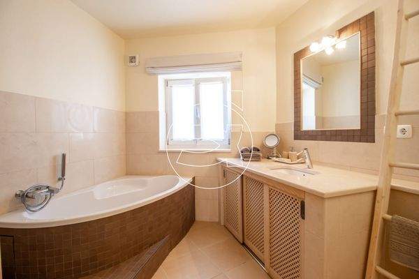 Großzügiges Anwesen