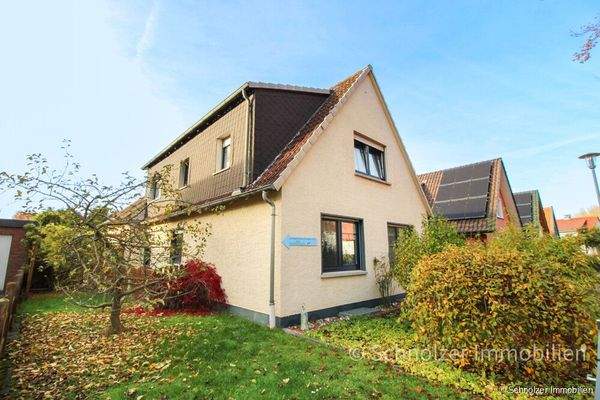 seitliche Hausansicht