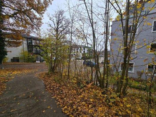 Fußweg am Grundstücksrand