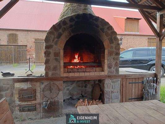 Steinofengrill