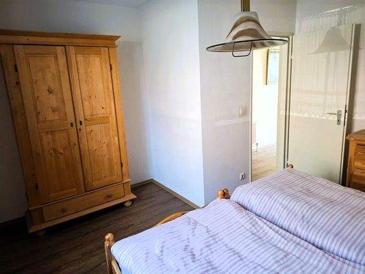 Schlafzimmer (2)