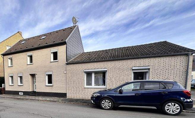 Ansicht Haus mit Anbau