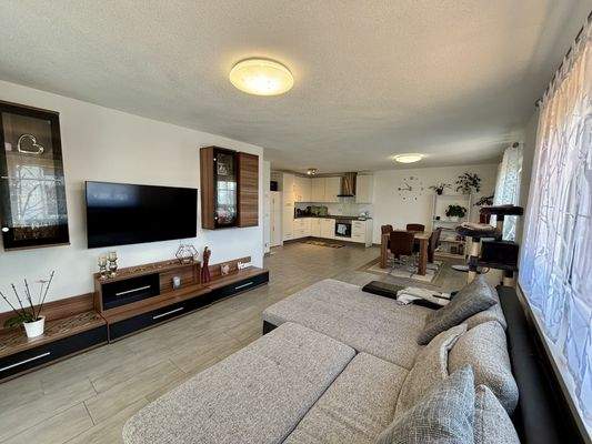 Großzüg. & heller Wohnbereich