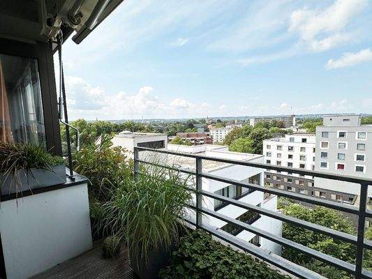Loggia mit Fernblick u. Markise