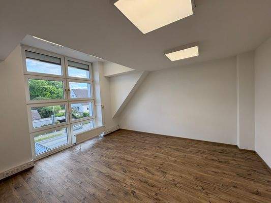 Viel Licht durch große Fenster